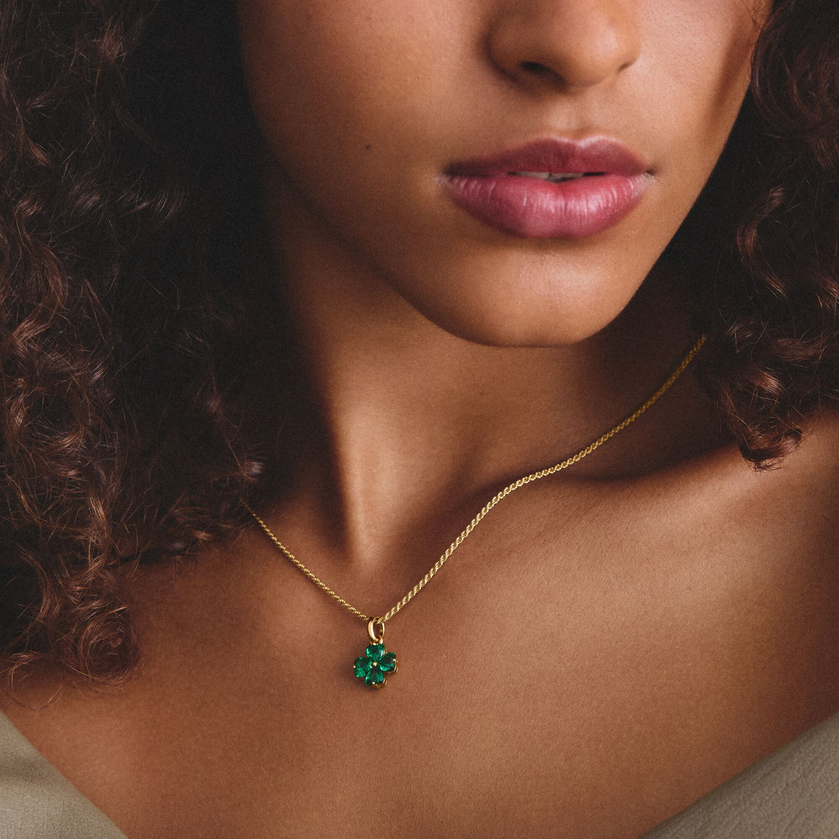 Thomas Sabo Gold-Plated Four-Leaf Clover Charm with Green Heart-Cut Stones CCC1326MGRY CCC1326MGRY view 3