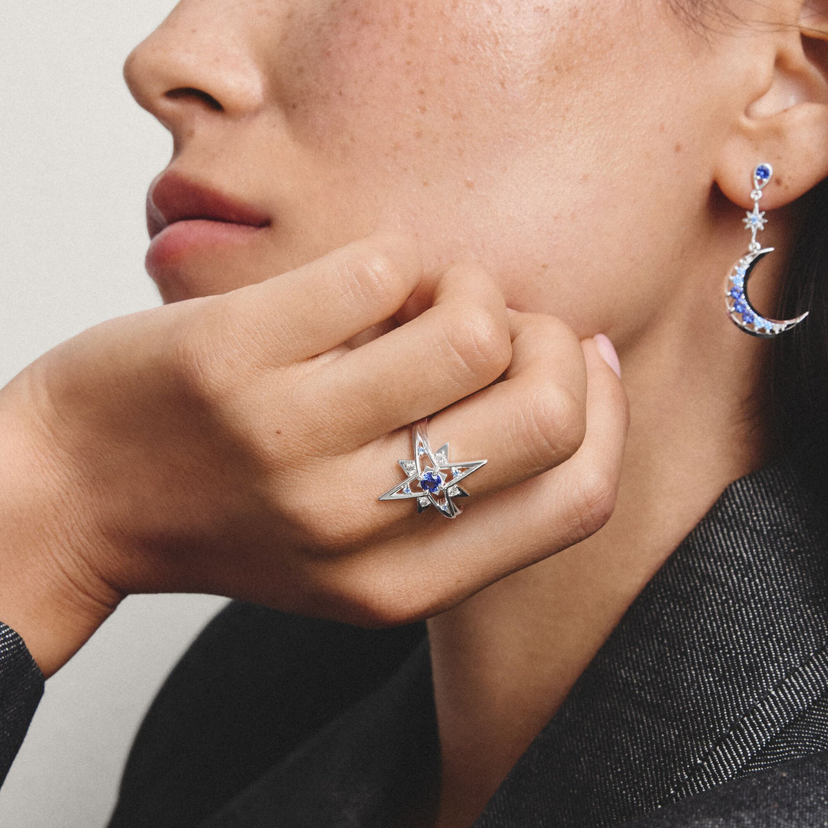 Thomas Sabo Ring star with blue stones TR2550U52 view 2