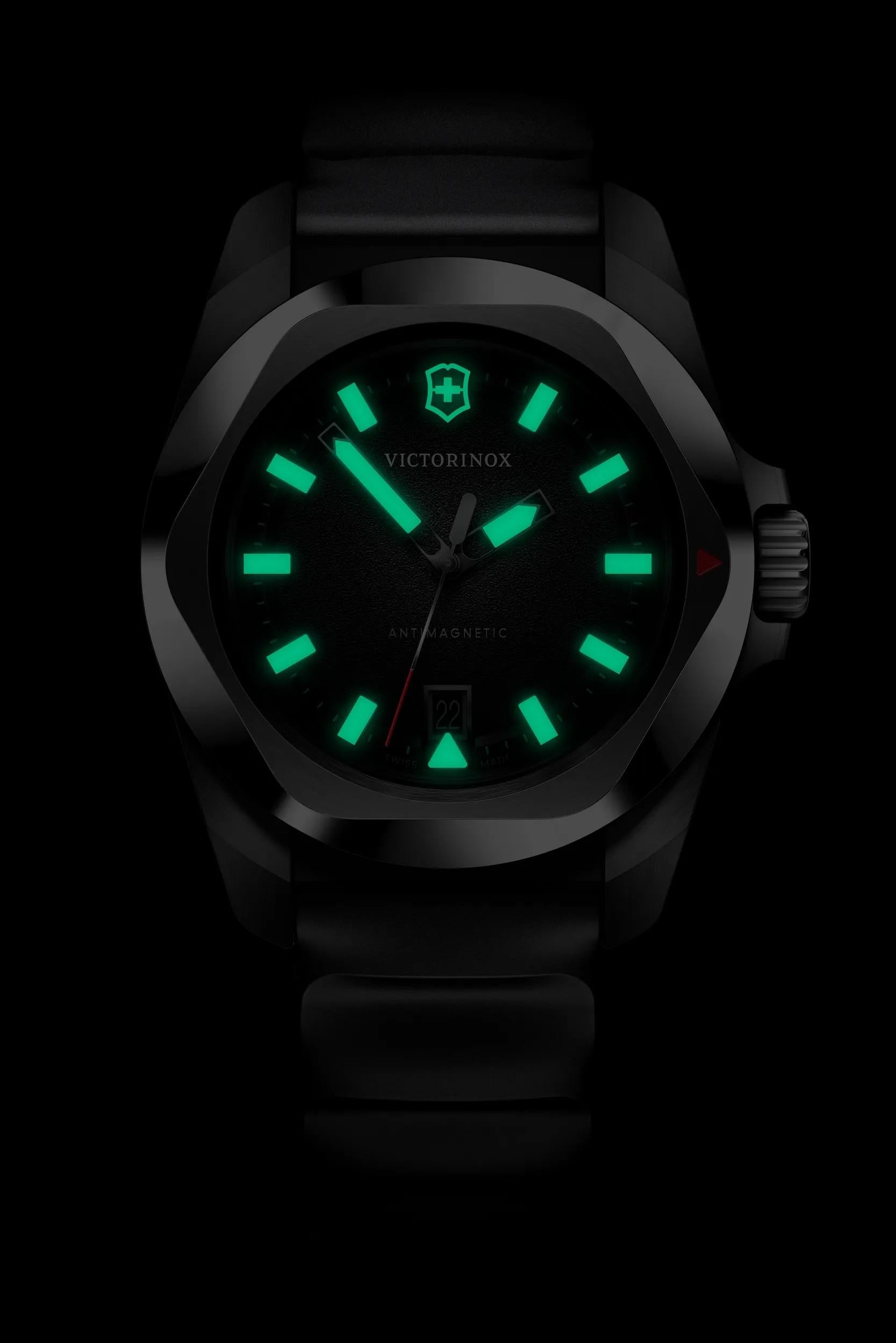 Victorinox Antimagnetic  I.N.O.X. Quartz 242028