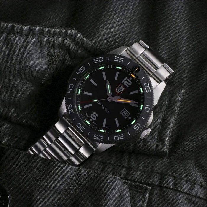 Luminox Pacific Diver Unisex Watch Durable Swiss Adventure Gear