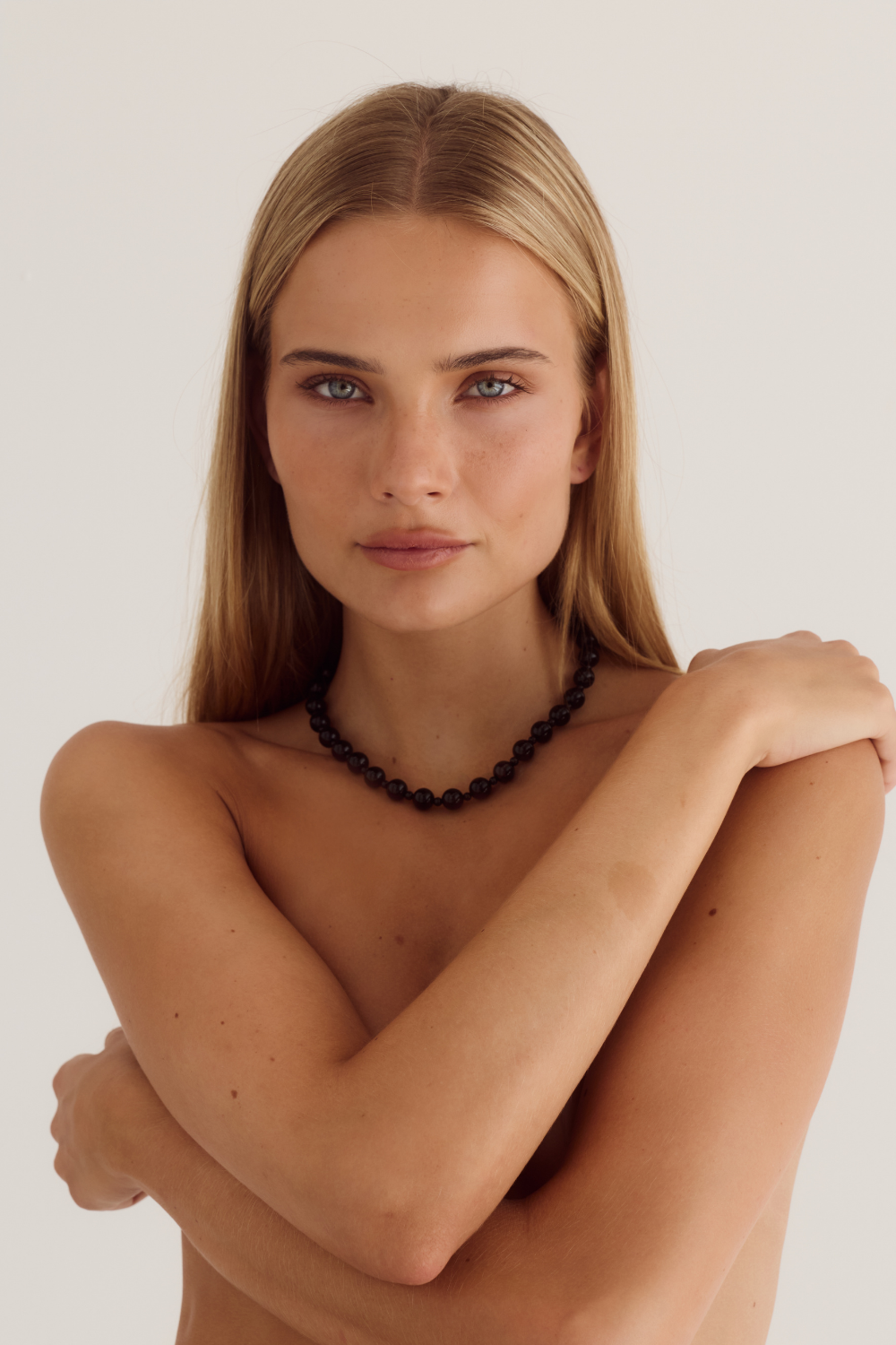 Cendré Constance Black Agate Gold Women's Necklace — view 4