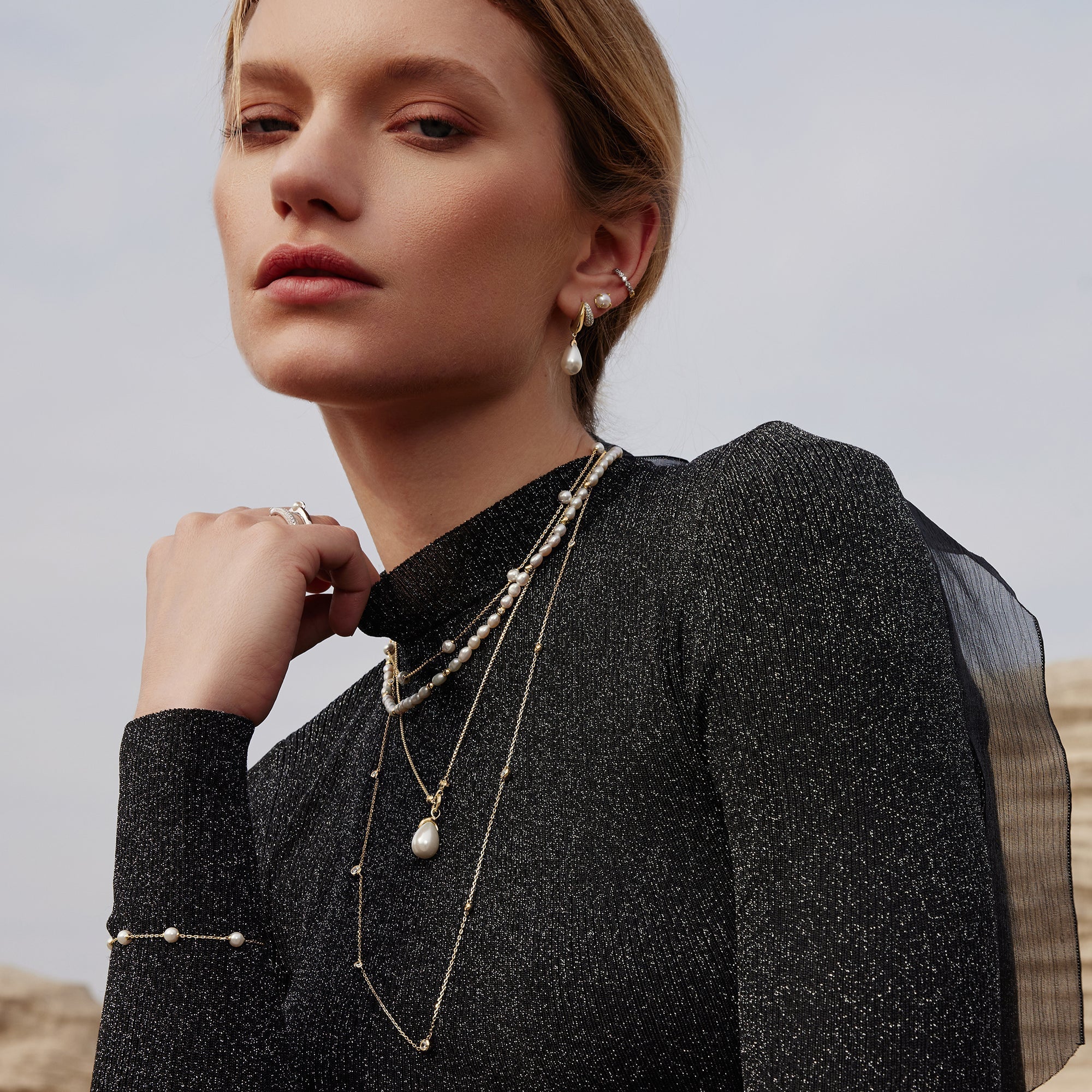 Gold Linked Shell Pearl Drop Necklace Modern Stylish Jewelry Trend