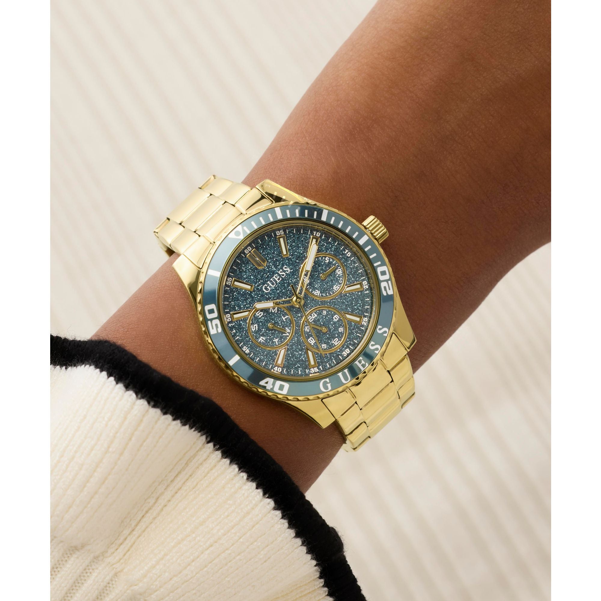 Guess GW1035L2 Watch - Box