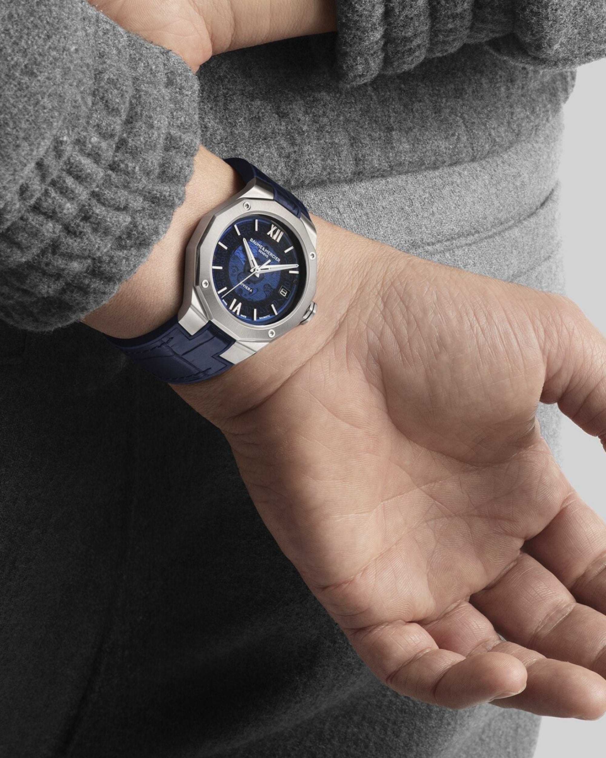 Baume & Mercier Riviera Automatic Watch Date Display - 39mm