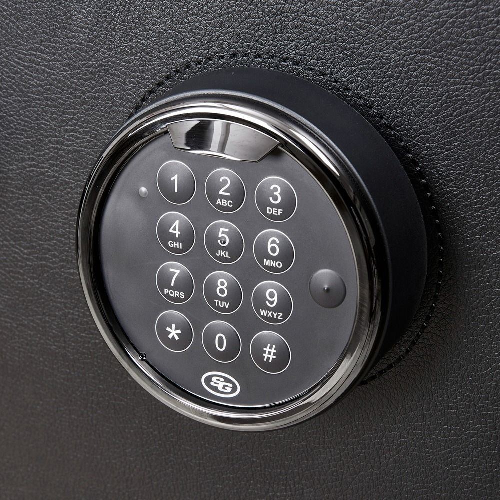 WOLF Athos 16 Piece Watch Winder Safe in Black, close-up of the digital keypad